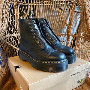 Dr Martens Platform Sinclair Boots in Black